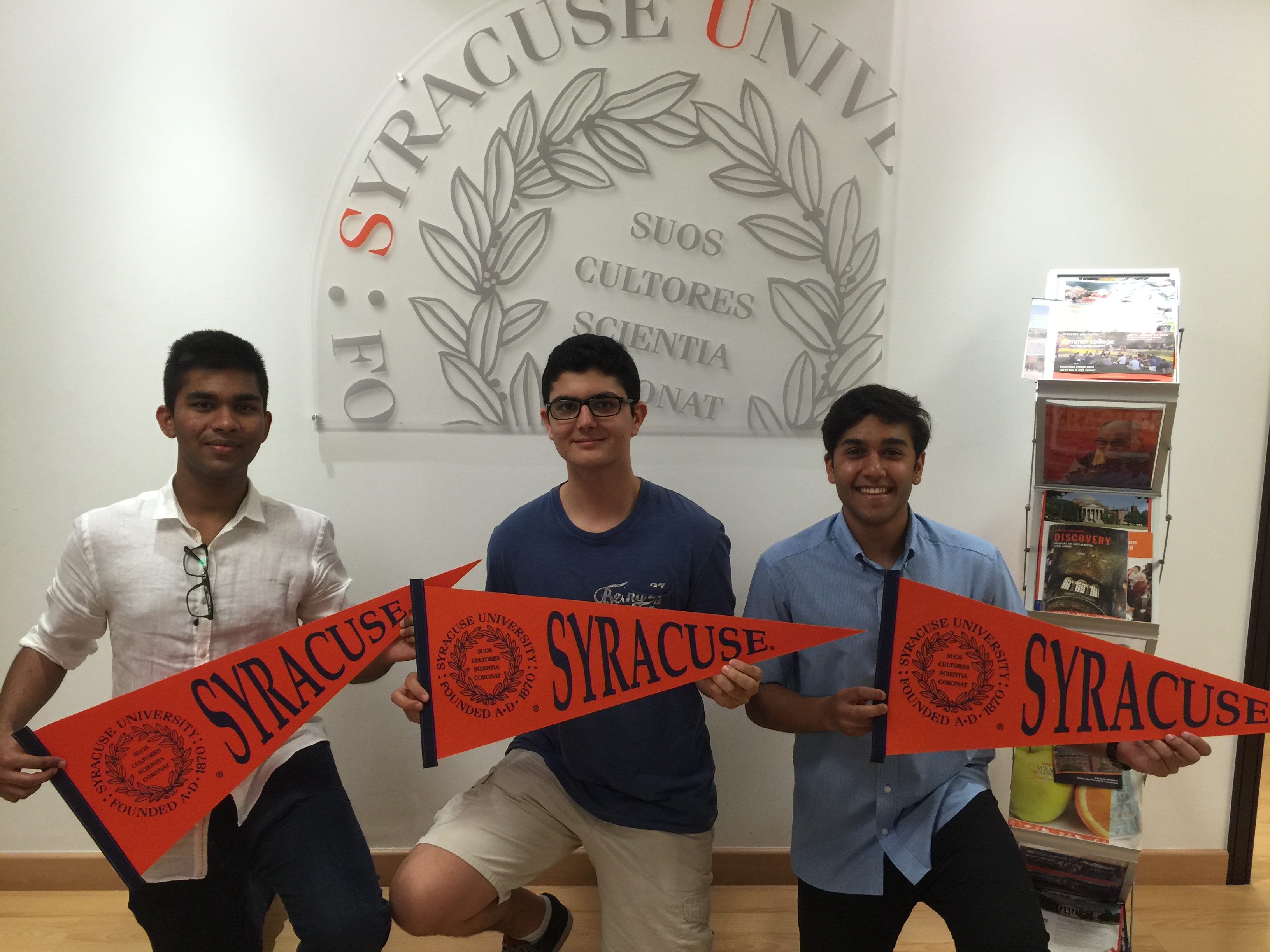 students at SU Dubai office